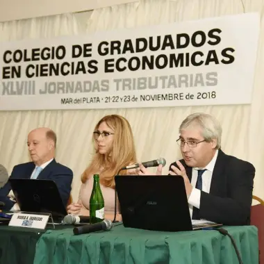 MARÍA DE LOS ÁNGELES JÁUREGUI.jpg