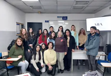 Alumnos participan en un proyecto de acción comunitaria 