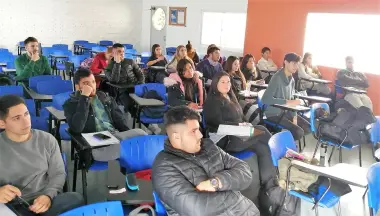 EMPRESARIOS EN LA UNIVERSIDAD.jpg