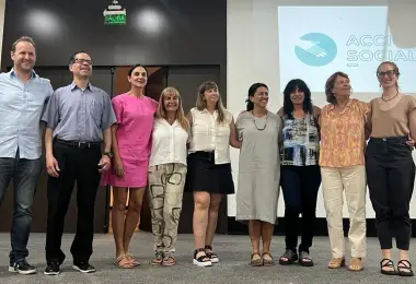 Entrega de diplomas en el centro comunitario Lamroth