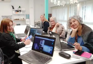 Curso de inclusión digital para voluntarias sociales