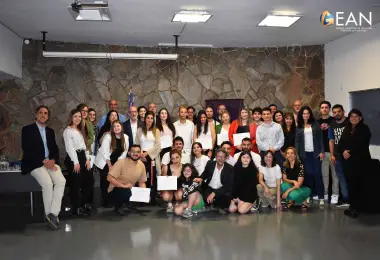 Más de 90 alumnos fueron reconocidos por su desempeño académico y participación en proyectos