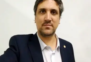 Esteban Ferrarotti dirige la Lic. en Adm. de Empresas