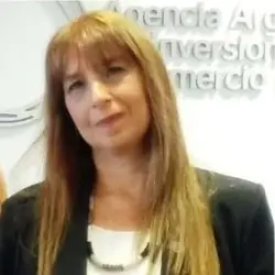 ANDREA ZINIK.jpg